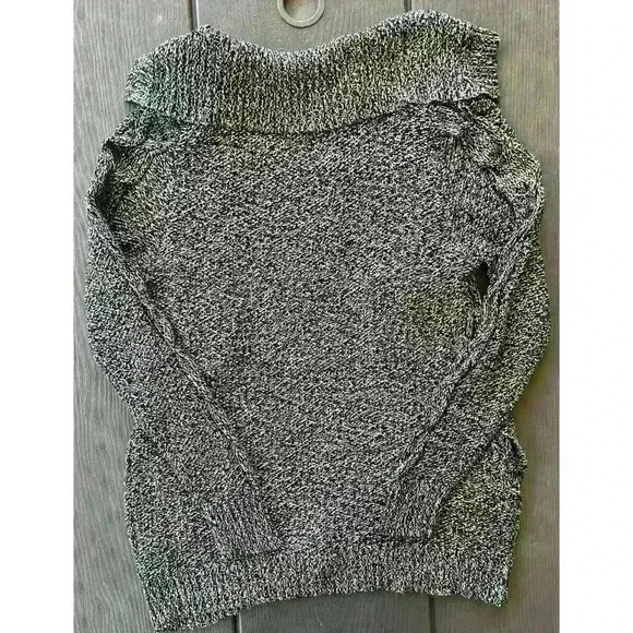 LL Bean Chunky Cable Knit Sweater Sz Small Petite Black White *FLAW* - Picture 2 of 11